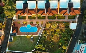 Ria Aparta Hotel